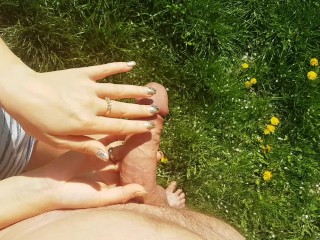 Step sister makes outdoor quickie to her stepbrother till his huge cumshot
